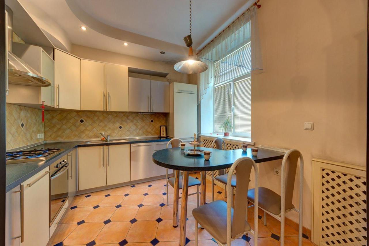 Apartments With Three Rooms On Shevchenko Blvd Киев Экстерьер фото